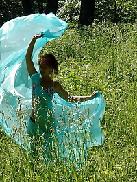 Game with a green cloth in the wind